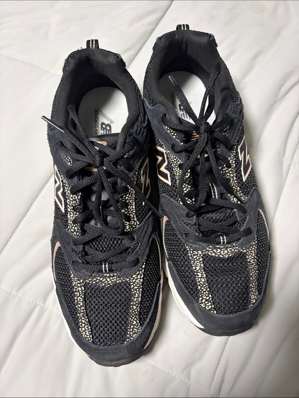 530 New Balance Women's Black and Cream/Pink Patterned Sneakers
